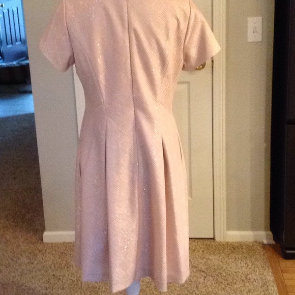 Beautiful light pink with silver design - size 12 - Picture 3 of 6